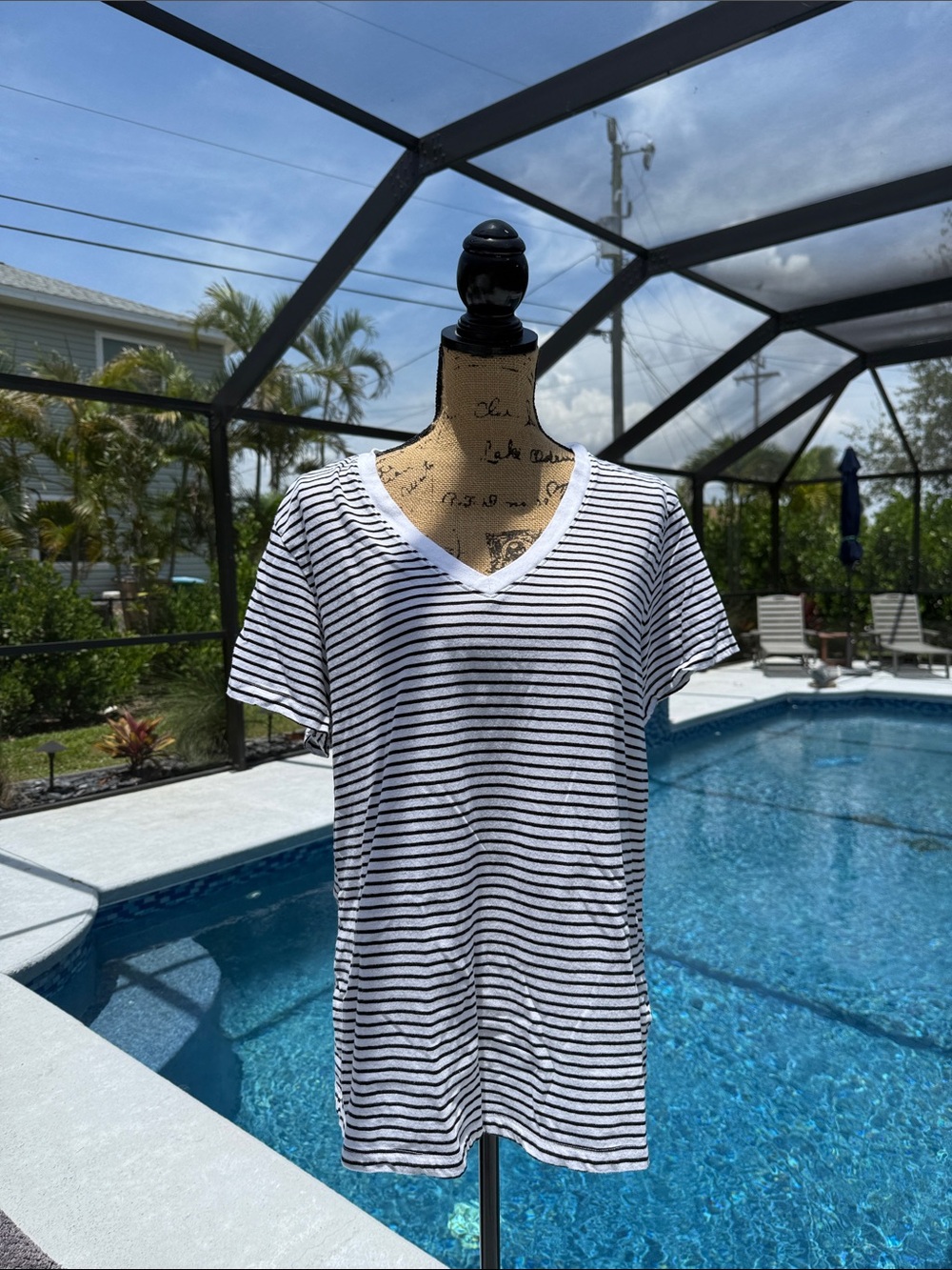 Universal thread  XXL Striped V-Neck Short Sleeve Tee - White & Black